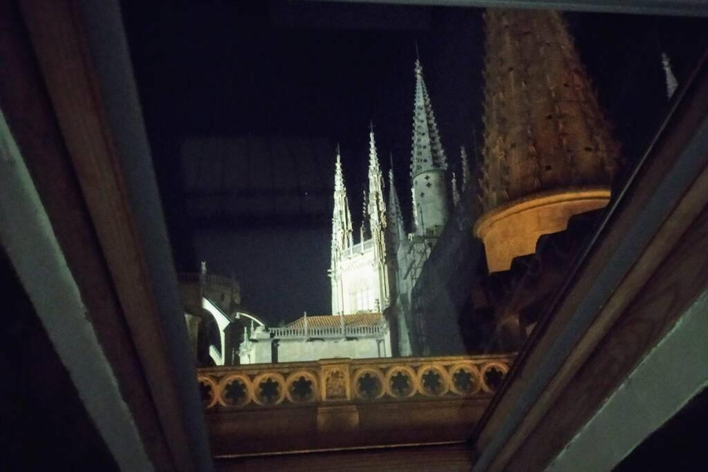 Buhardilla Con Vistas A La Catedral Lejlighed Burgo Eksteriør billede