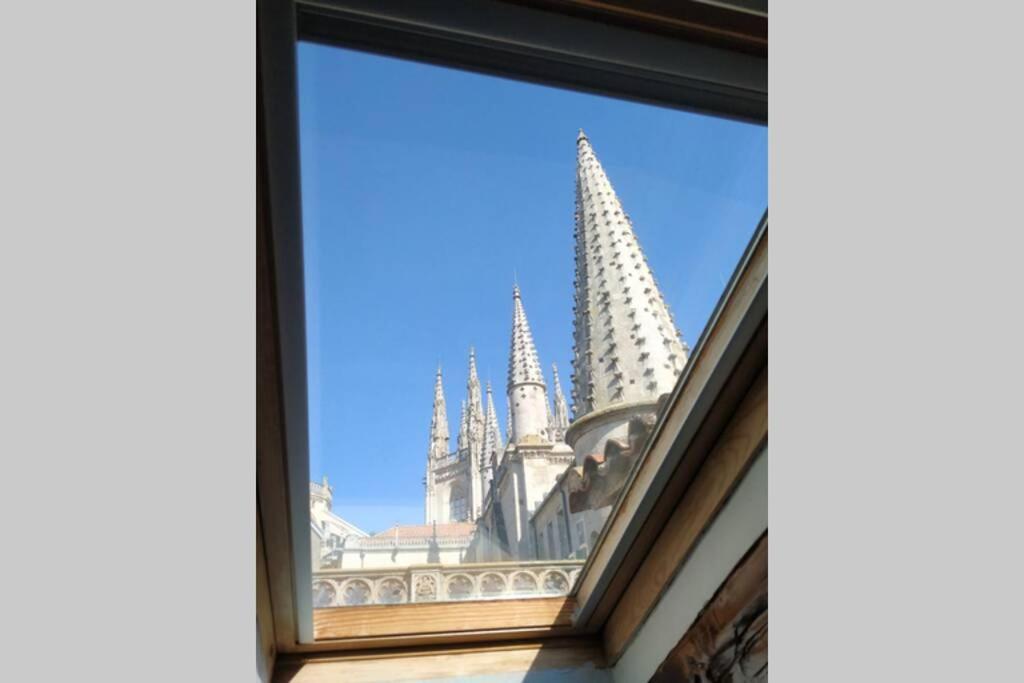 Buhardilla Con Vistas A La Catedral Lejlighed Burgo Eksteriør billede