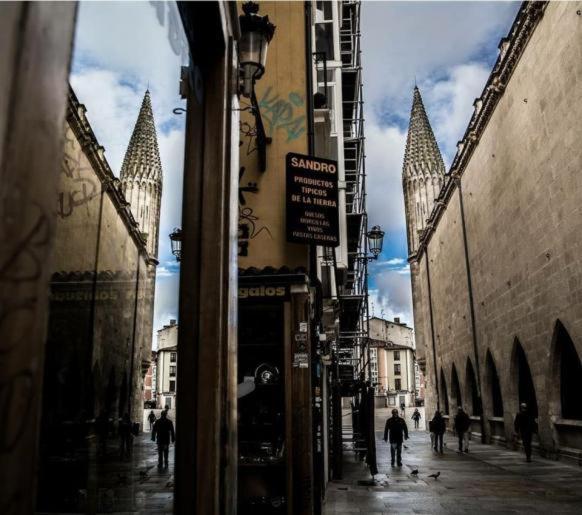 Buhardilla Con Vistas A La Catedral Lejlighed Burgo Eksteriør billede