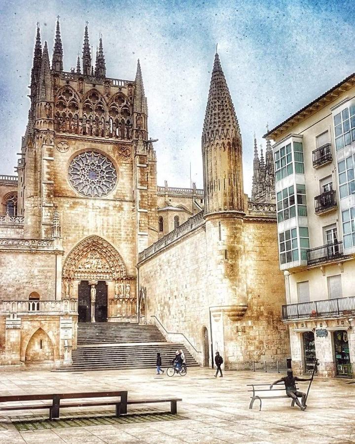 Buhardilla Con Vistas A La Catedral Lejlighed Burgo Eksteriør billede