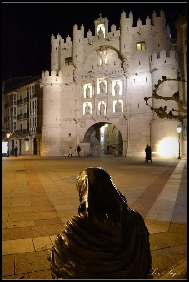 Buhardilla Con Vistas A La Catedral Lejlighed Burgo Eksteriør billede
